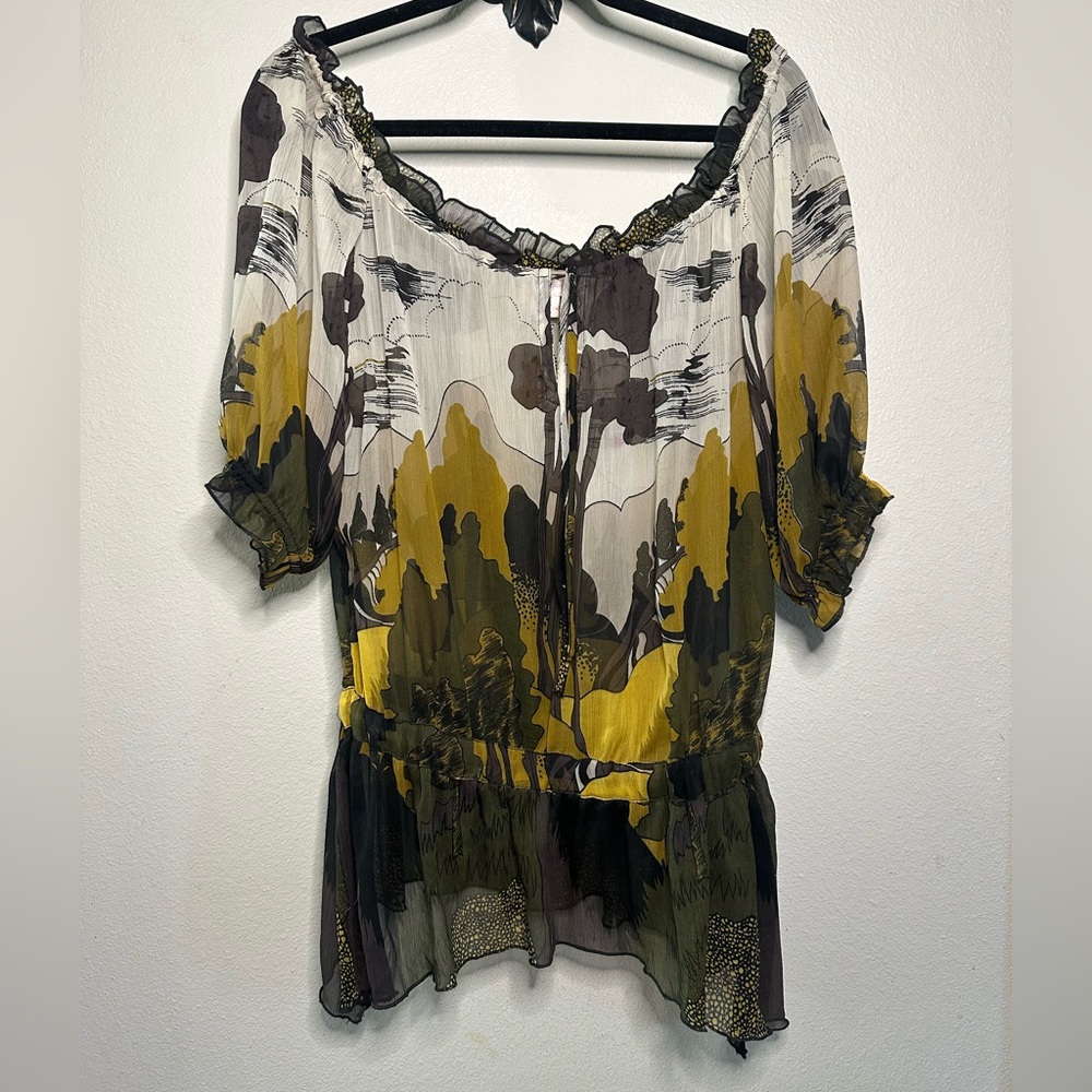 Sz S. See Through, Draw String on Top, Stretchy Waist Band, Very Flattering Top!